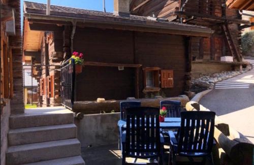 Saint-Martin Apartment | Appartement "Le Ver Luisant" à Saint-Martin, Val d'Hérens, Valais