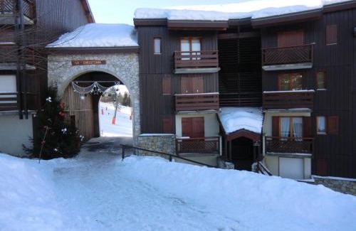 Montalbert Apartment | Appartement lumineux, accès pistes, balcon - FR-1-181-2453