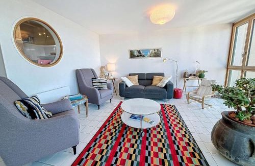 Granville Apartment | Appartement lumineux avec ascenseur, balcon et wifi gratuit à Granville - FR-1-361-123