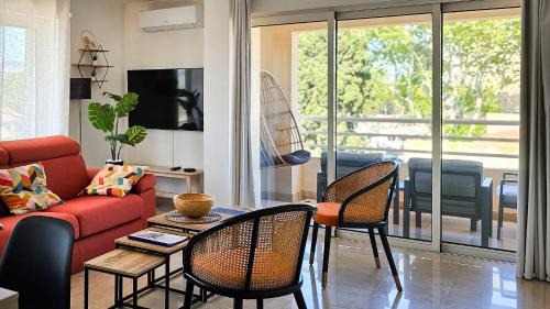 Les Sablettes Apartment | Appartement Luxueux Entre Bord de Mer & Montagne - by Résidence La Fontaine Sablettes