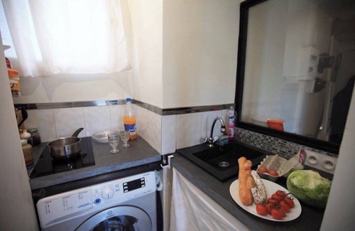 Quartier de la Goutte-d'Or Apartment | Appartement Metro Marcadet/Gare du Nord/Gare de L'est