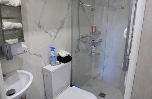 Quartier de la Goutte-d'Or Apartment | Appartement Metro Marcadet/Gare du Nord/Gare de L'est