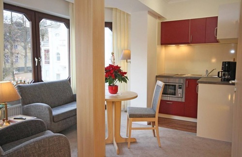 Bad Pyrmont Apartment | Appartement mit Balkon, Dusche, WC, Kat. 2/1 Raum - Ferienwohnungen Café Schneidewind Kirchstraße