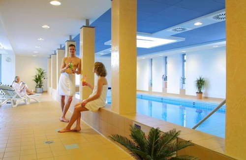 Bramsche Apartment | Appartement mit Südbalkon, Klimaanlage und Schwimmbad + Sauna im Haus