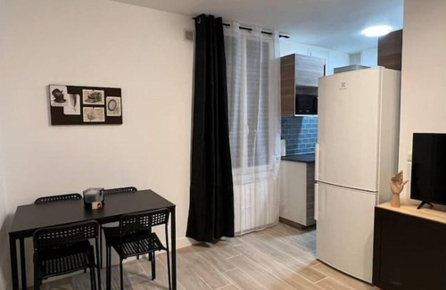 Aubervilliers Apartment | Appartement Moderne et Douillet
