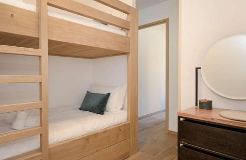 Courchevel Apartment | Appartement moderne 46 m², 4 pers, Courchevel Moriond, skis aux pieds, balcon, parking, wifi, ascenseur - FR-1-631-170