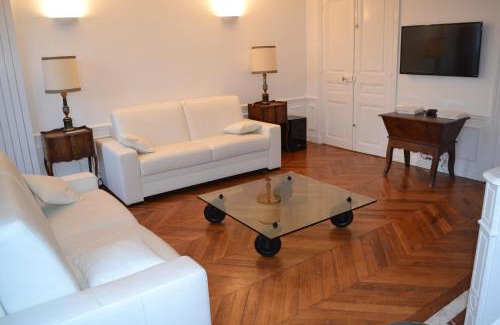 Quartier Saint-Georges Apartment | Appartement moulin rouge II