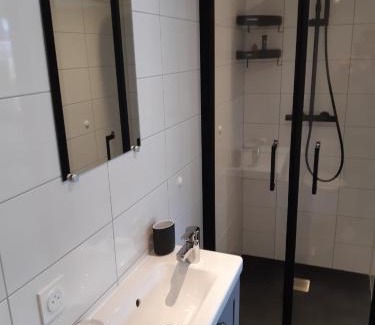 Seez Apartment | Appartement neuf, une chambre avec parking