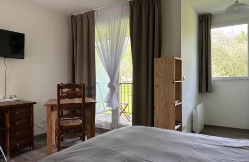 Equemauville Apartment | Appartement normandie avec piscine et jardin