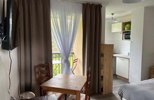 Equemauville Apartment | Appartement normandie avec piscine et jardin