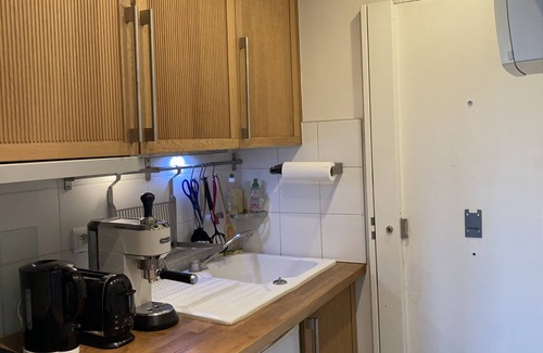 Hopital Saint-Louis Apartment | Appartement Paris 10, Proche des Transports en Commun