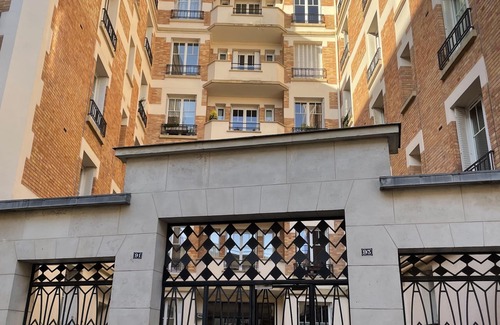 Saint-Fargeau Apartment | Appartement Paris