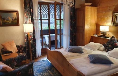Uttendorf House | Appartement Pension Bäckenhäusl FERIENWOHNUNGEN Chalets Hütten Komfortzimmer