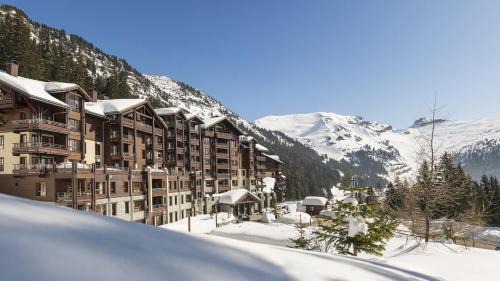 Flaine Apartment | Appartement Premium à Flaine, altitude 1740 m, 8 à 10 personnes, au pied des pistes, piscine, jacuzzi, sauna, hammam et salle de sport