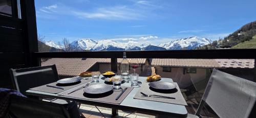 Huez-en-Oisans Apartment | Appartement premium entièrement rénové - 100m Alpe express - Retour ski aux pieds