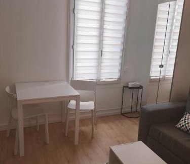 Aulnay-sous-Bois Apartment | Appartement proche de Paris Canal,Disney, Netflix