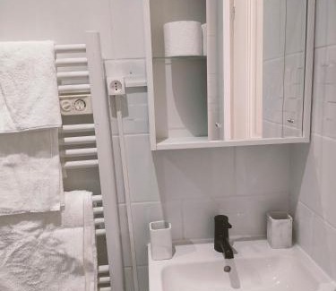 Aulnay-sous-Bois Apartment | Appartement proche de Paris Canal,Disney, Netflix