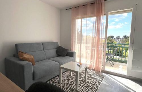 Le Pouliguen Apartment | Appartement rénové avec terrasse au Pouliguen, proche plage, port et commerces - FR-1-392-235