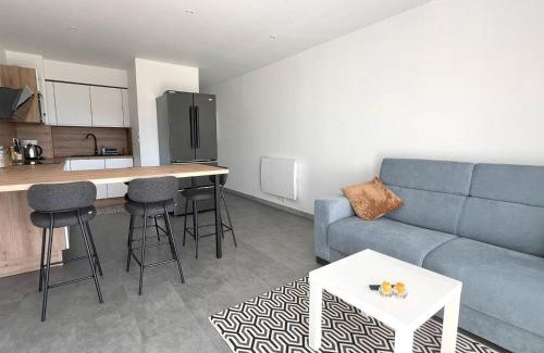Le Pouliguen Apartment | Appartement rénové avec terrasse au Pouliguen, proche plage, port et commerces - FR-1-392-235