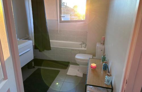 Amphion-les-Bains Apartment | Appartement Résidence du Lac Léman Terasse-Wifi-Netflix-Parking