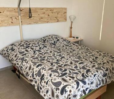La Fare-les-Oliviers Apartment | Appartement RDC avec parking privé