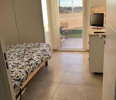 La Fare-les-Oliviers Apartment | Appartement RDC avec parking privé