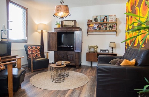 Siedlinghausen Resort | Appartement Regal - Brilonerstrasse 16 | Siedlinghausen-Winterberg 'Retro'