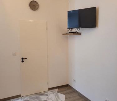 Gares Apartment | Appartement Secteur Gare et Place de la Comédie, Wifi et Climatisation