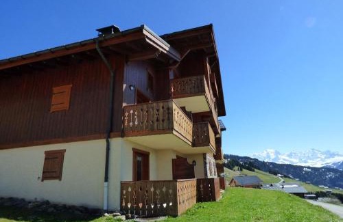 Bisanne 1500 Apartment | Appartement skis aux pieds, 4 pièces avec mezzanine, balcon, pour 10 pers - Les Saisies - FR-1-594-198