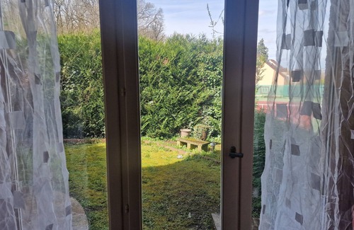 Vaujours Apartment | Appartement Spacieux Avec Jardin Clos. A 15mn de L'aéroport CDG
