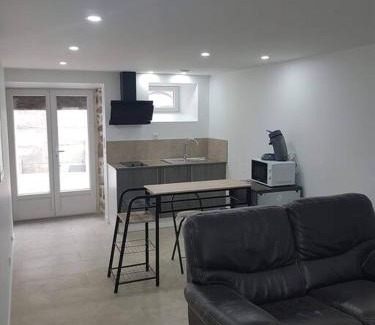 Miniac-Morvan Apartment | Appartement spacieux avec terrasse, Saint-Malo, Dinard, Dinan et Dol
