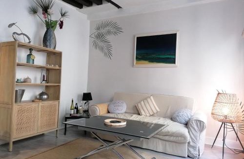 Saint-Merri Apartment | Appartement St Martin