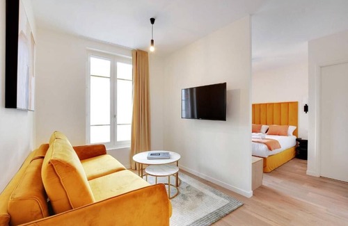 Levallois-Perret Apartment | Appartement Supérieur: two-Bedroom with WiFi & AC Near Paris