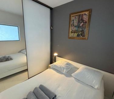 Faubourg Saint-Germain Apartment | Appartement Suffren Champs de Mars