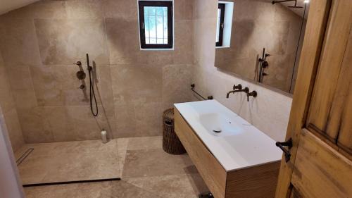 La Motte-dʼAigues Apartment | Appartement superbe dans Bastide