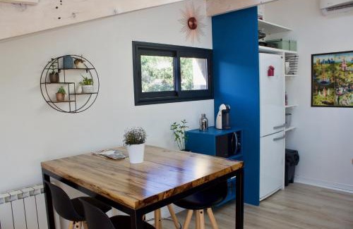 Greoux-les-Bains Apartment | Appartement sur les toits, très jolie vue Provence