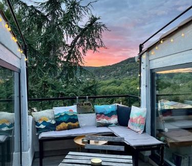 Greoux-les-Bains Apartment | Appartement sur les toits, très jolie vue Provence