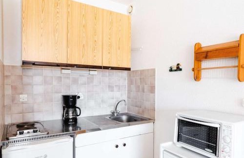 Narbonne-Plage Apartment | Appartement T2 Cabine - Front de Mer, Parking Privé, 4 Couchages, Narbonne - FR-1-409-6