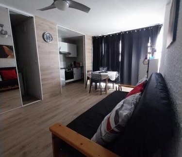 Port-la-Nouvelle Apartment | Appartement T2 lumineux à 200m de la plage, tout équipé