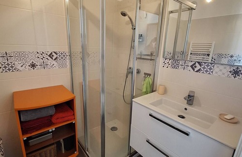Bastia Apartment | Appartement T3 75m2 Bastia. 5 Minutes de la Plage. Dernier Étage vue mer