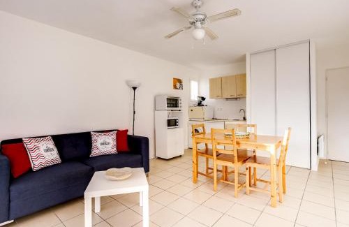 Biscarrosse Plage Apartment | Appartement T3 avec Terrasse - à 50m de la Plage de Biscarrosse, Parking Privé Inclus - FR-1-521-15