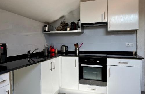 Urrugne Apartment | Appartement T3 neuf à Urrugne, proche frontière, commerces et plage, stationnement gratuit. - FR-1-239-931