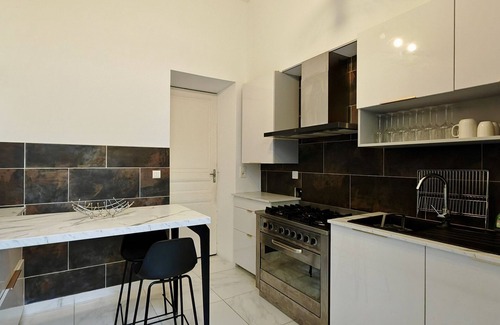Corse-du-Sud Apartment | Appartement T5 au Coeur de la Vieille Ville Tout à Pied