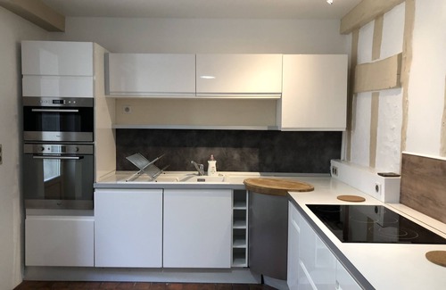 Auxerre Apartment | Appartement Très Spacieux de 120 m2 Dans une Magnifique Maison du Moyen âge