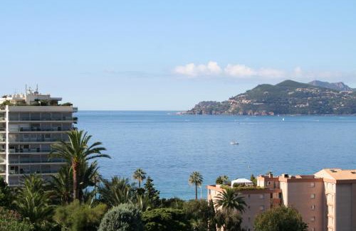 Cannes La Bocca Apartment | Appartement vacances cannes