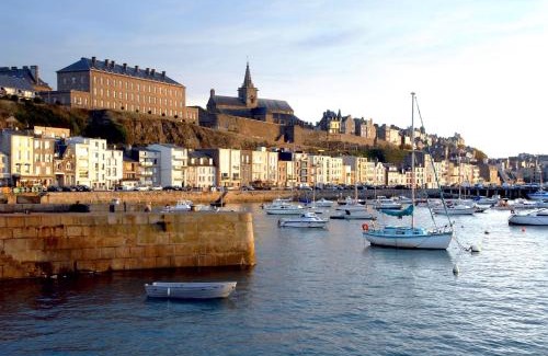 Granville Apartment | Appartement Villa Chausey, vue sur le port