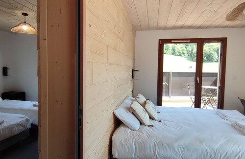 Les Hopitaux-Neufs Hotel | [apparthotel] Appartement de Deux Chambres Communicante, Deux Sdb, une Cuisine