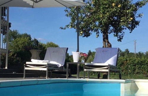 Saint-Pey-de-Castets House | Appartment at winery chateau Cadaulan