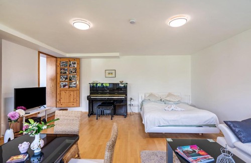 Munchen District Apartment | Appartment Piano