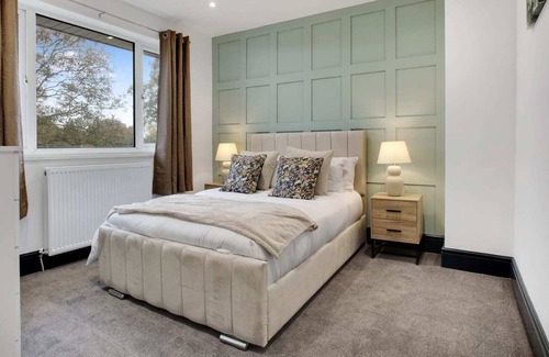 Framwellgate Moor House | Appealing 4-Bedroom Haven in Durham, Sleeps 7